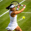 网球选手D，女选手，正手抽球动作